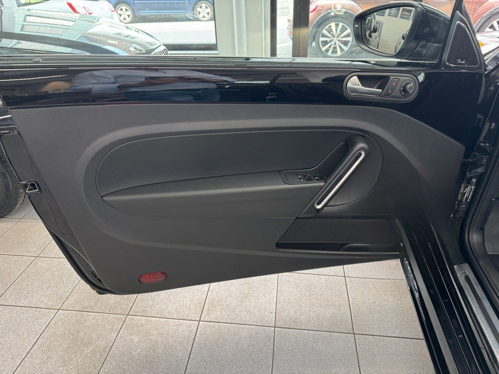 Volkswagen Beetle Cabriolet 2.0 Aut. Exclusive R-Line LEDER foto 14