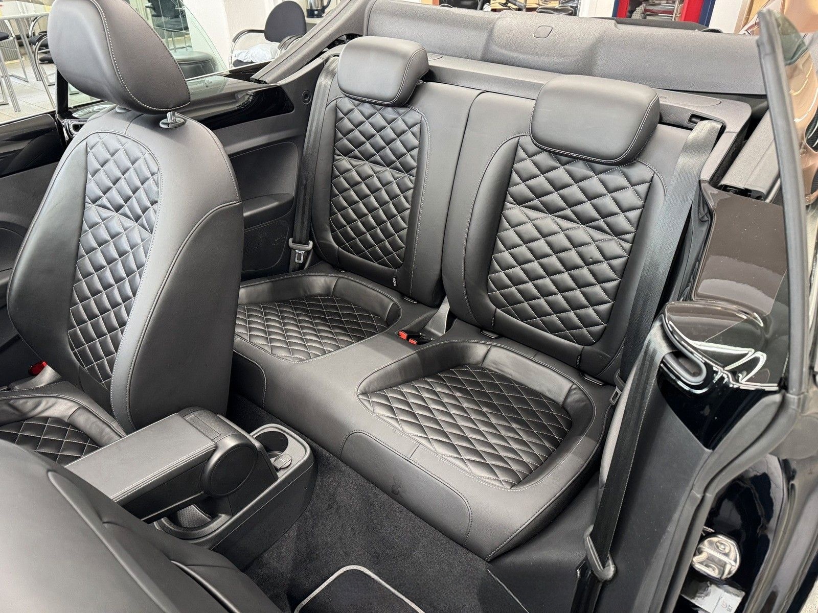 Volkswagen Beetle Cabriolet 2.0 Aut. Exclusive R-Line LEDER foto 16