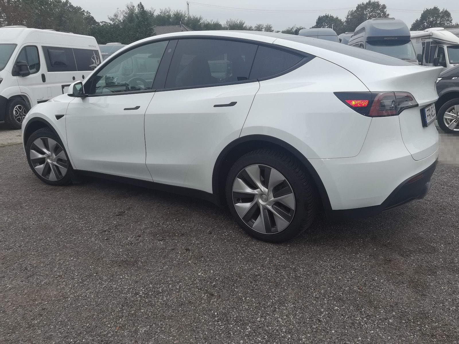 Tesla Model Y Long Range AWD Modell 2023 foto 4