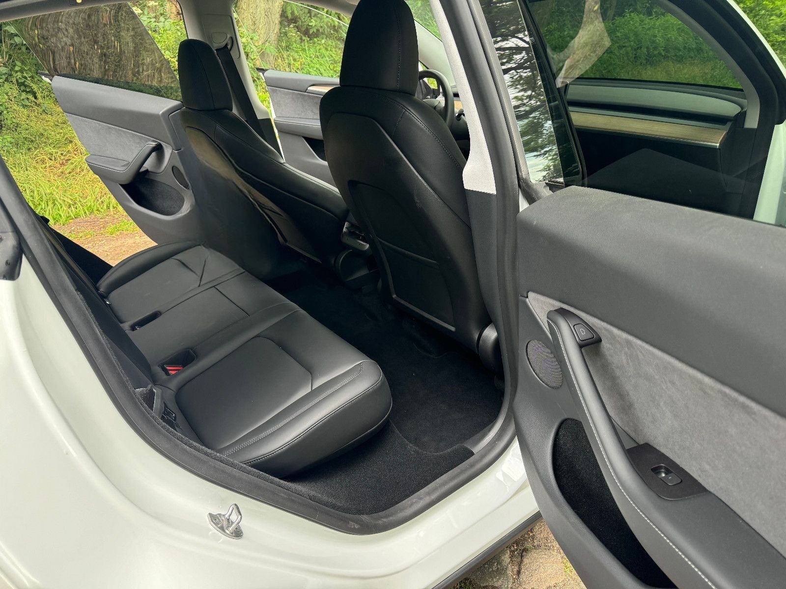 Tesla Model Y Long Range AWD Modell 2023 foto 7