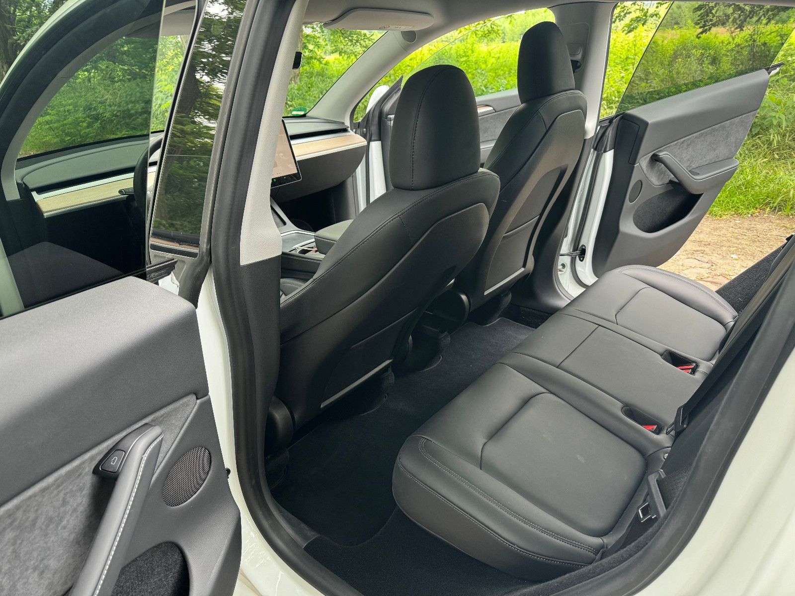Tesla Model Y Long Range AWD Modell 2023 foto 8