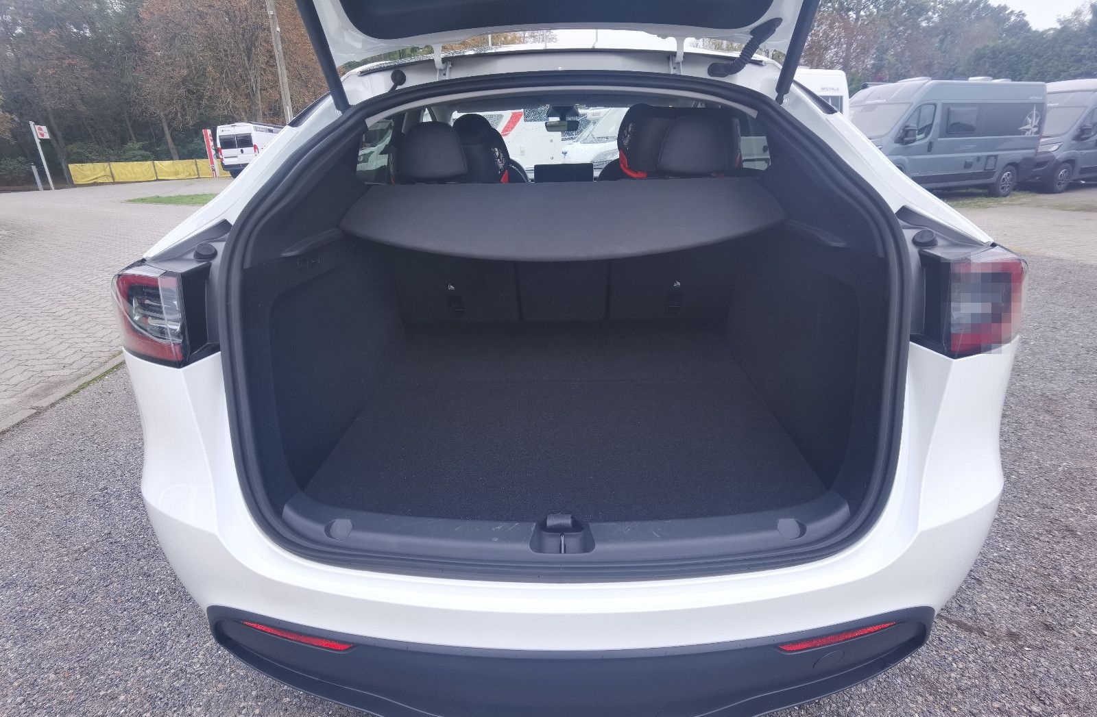 Tesla Model Y Long Range AWD Modell 2023 foto 9