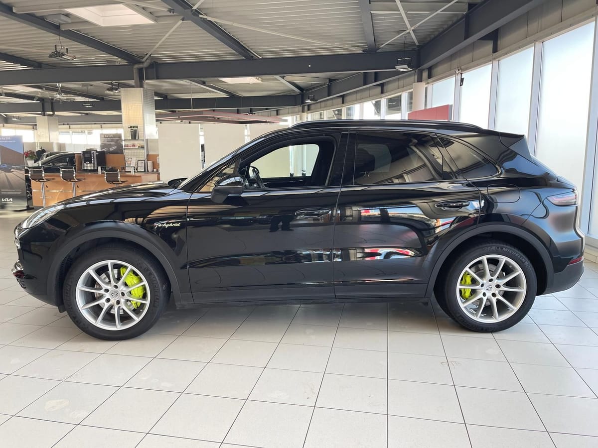 Porsche Cayenne PHEV Leder LED Pano Kamera Bose AHK voll foto 3