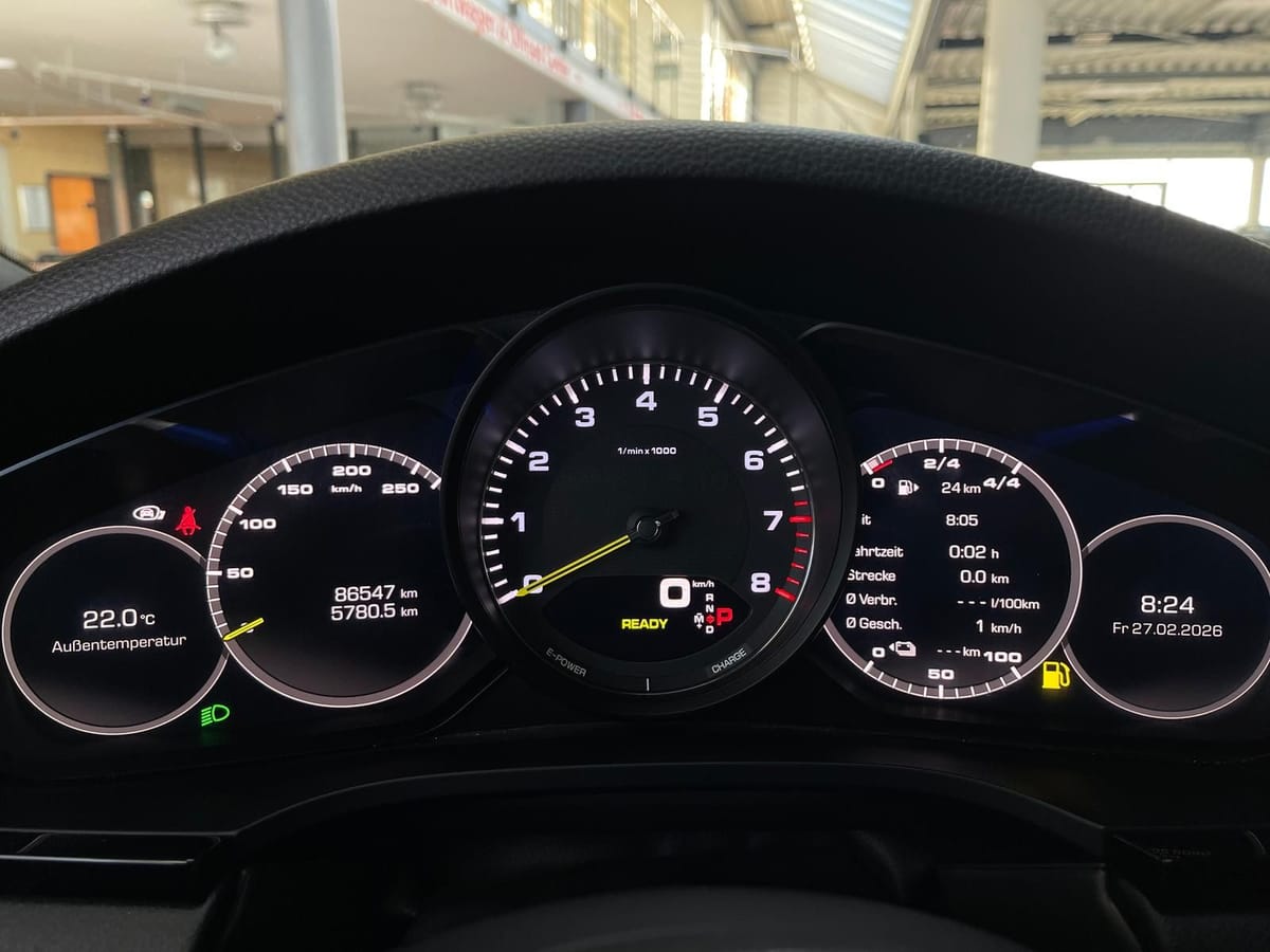 Porsche Cayenne PHEV Leder LED Pano Kamera Bose AHK voll foto 10
