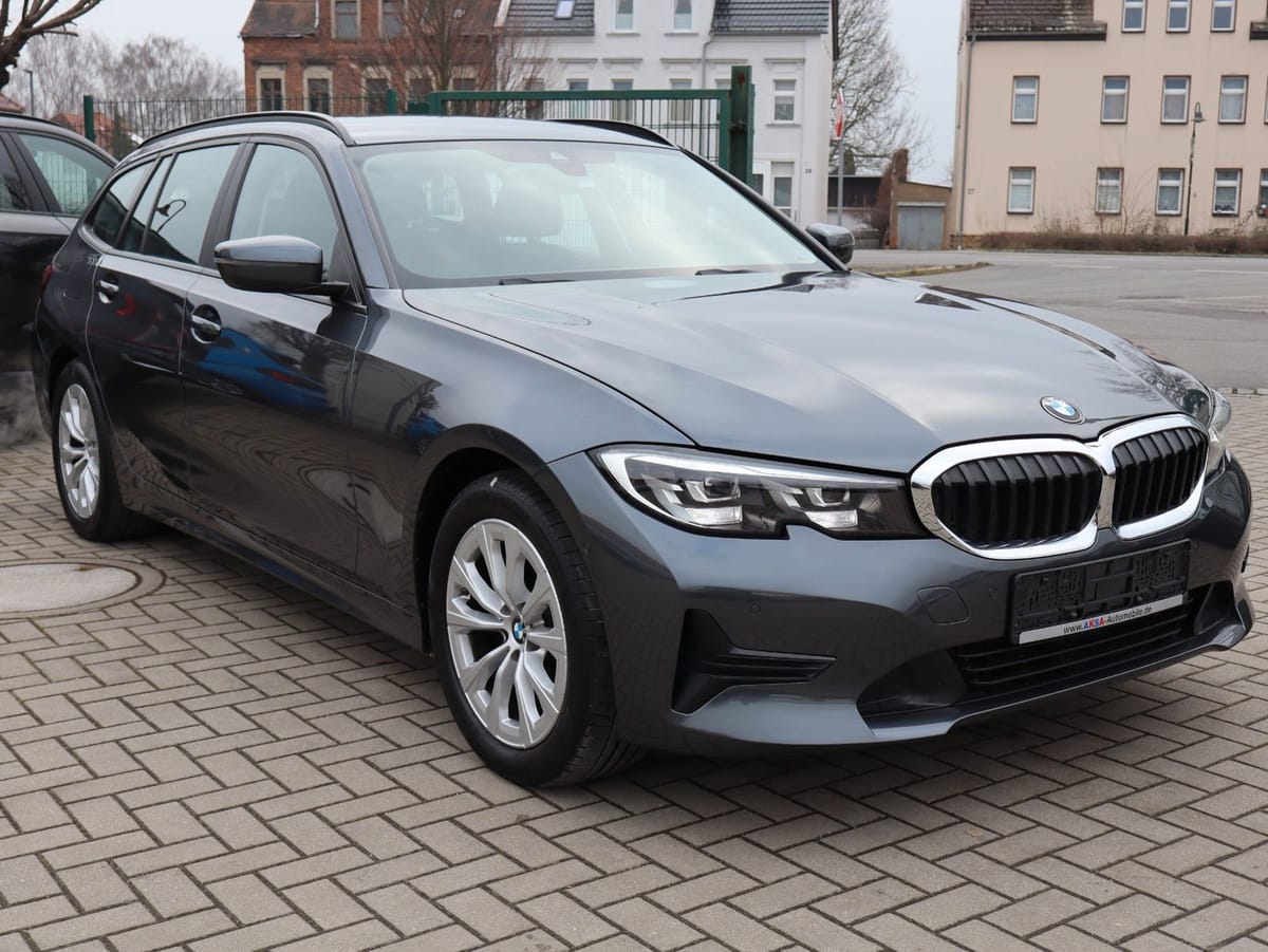 BMW 318i Touring Advantage Auto foto 2