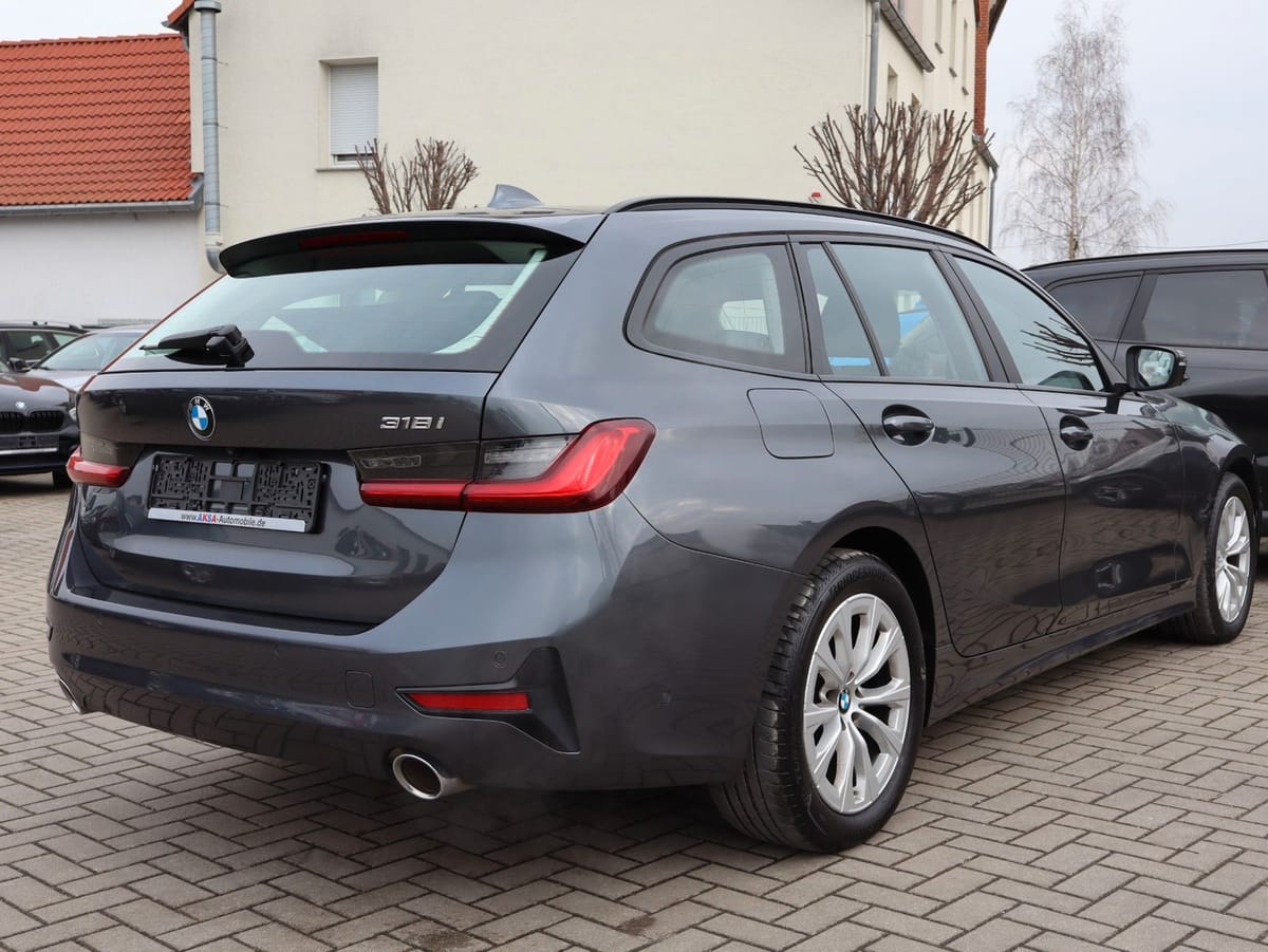 BMW 318i Touring Advantage Auto foto 3