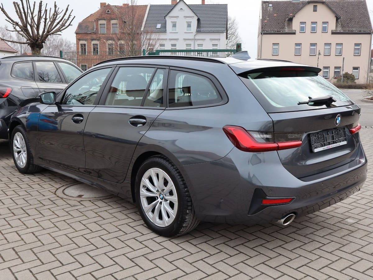 BMW 318i Touring Advantage Auto foto 4