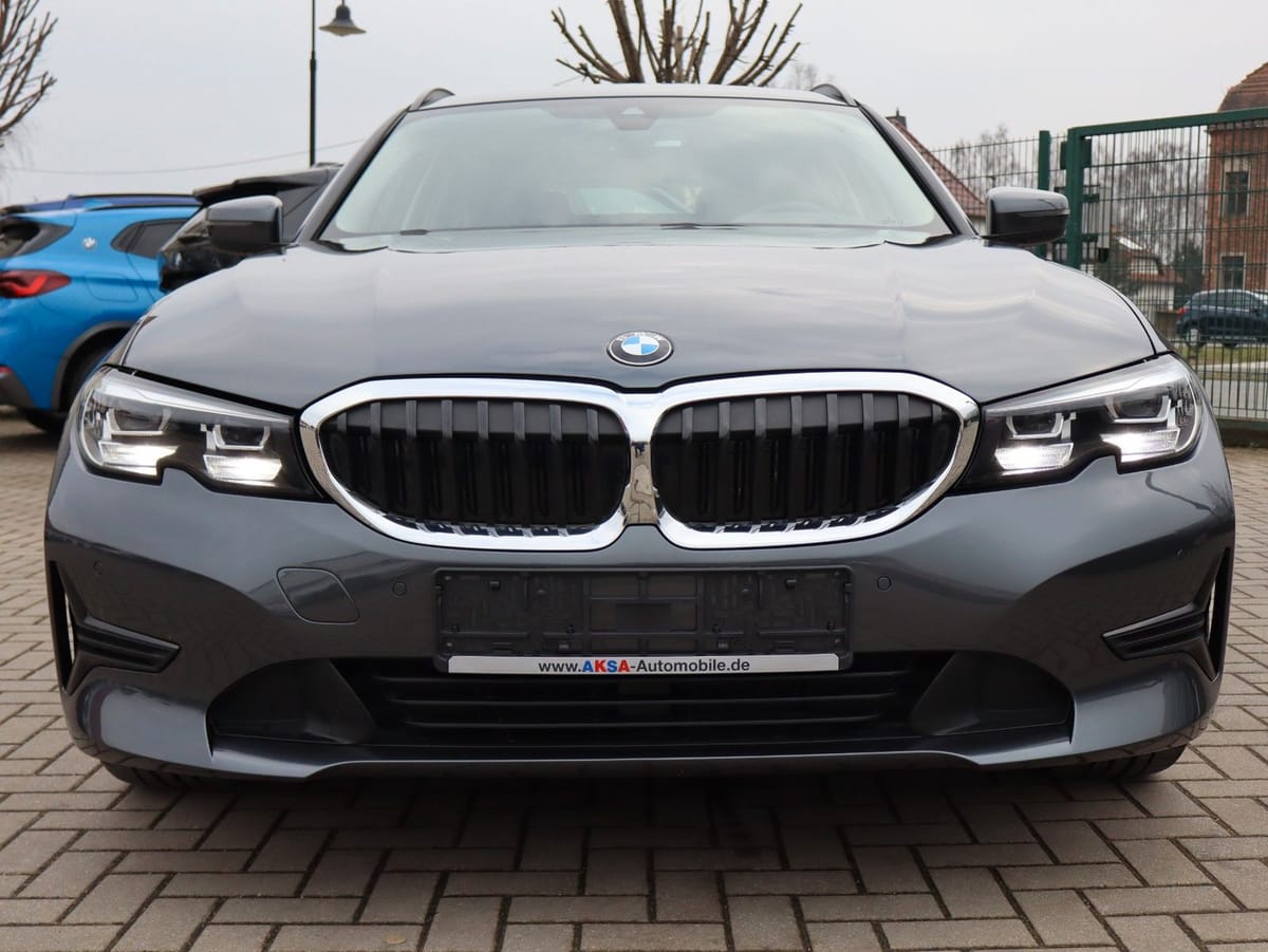 BMW 318i Touring Advantage Auto foto 5