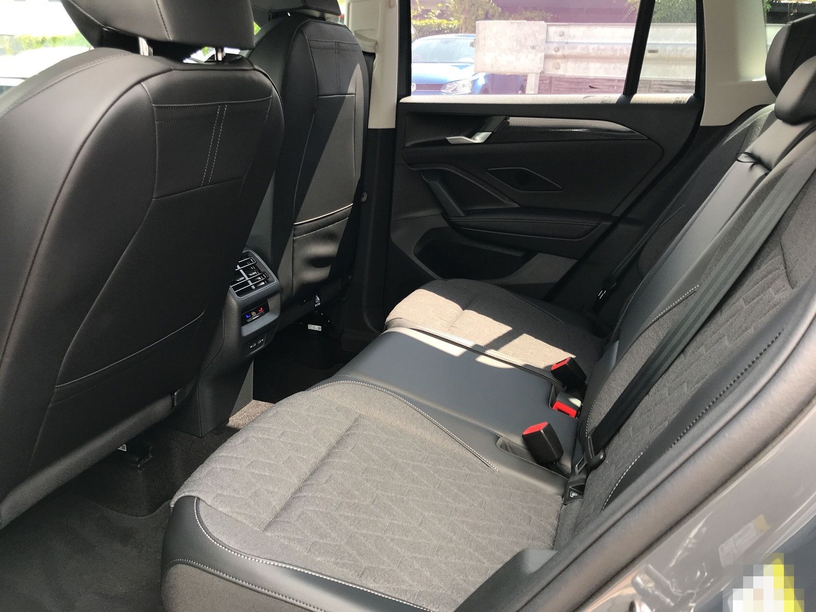 Volkswagen Tiguan 1.5 eTSI DSG Life,AHK,Navi,Garantie Klima foto 10