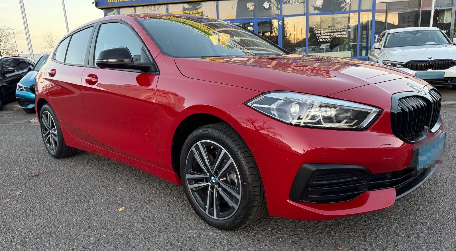 BMW 118 i    LED, Rückfahrkamera,CarPlay,Rot METALLI foto 2