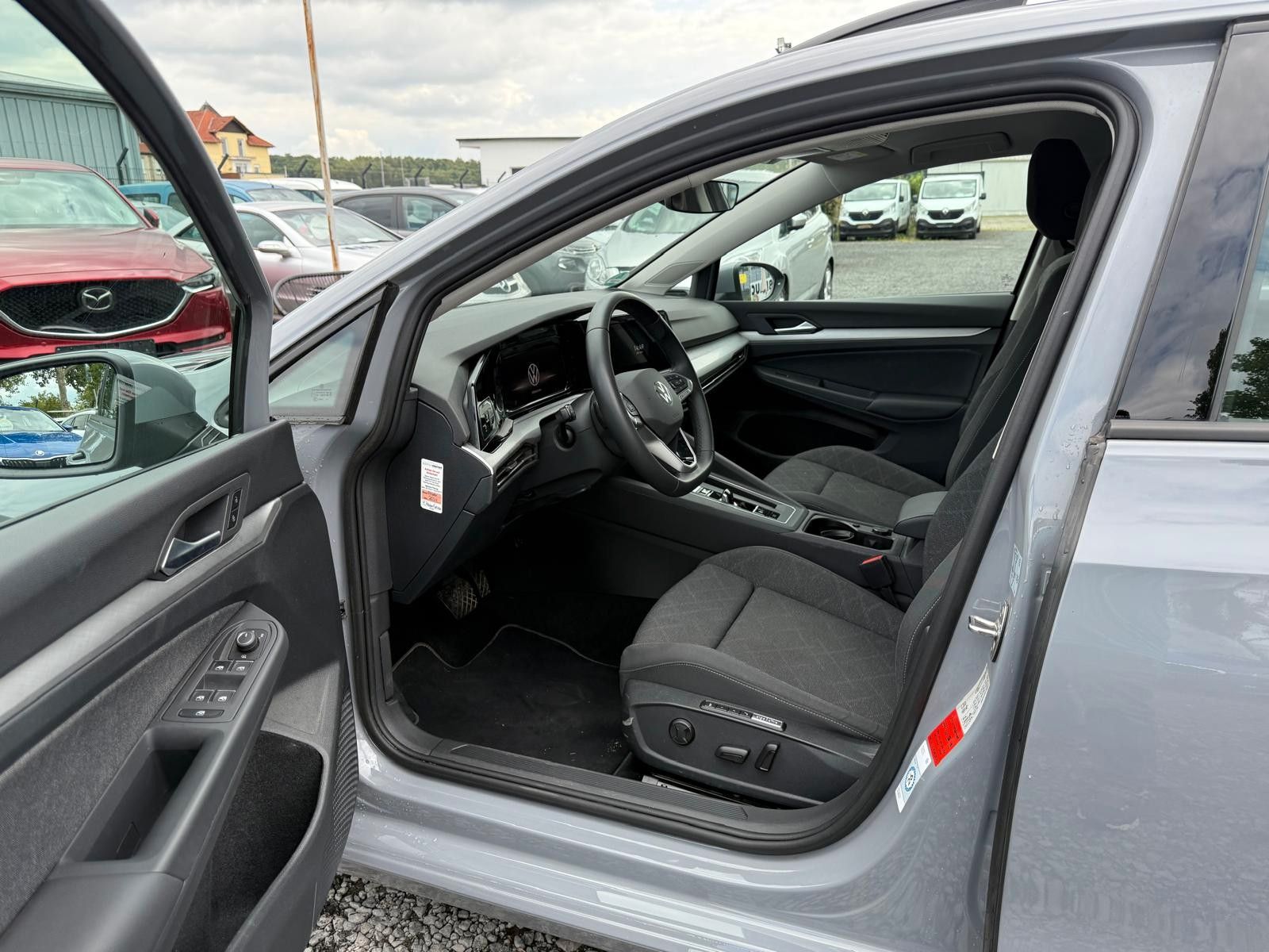 Volkswagen Golf VIII Variant Life AUTOMATIK/TÜV NEU foto 11