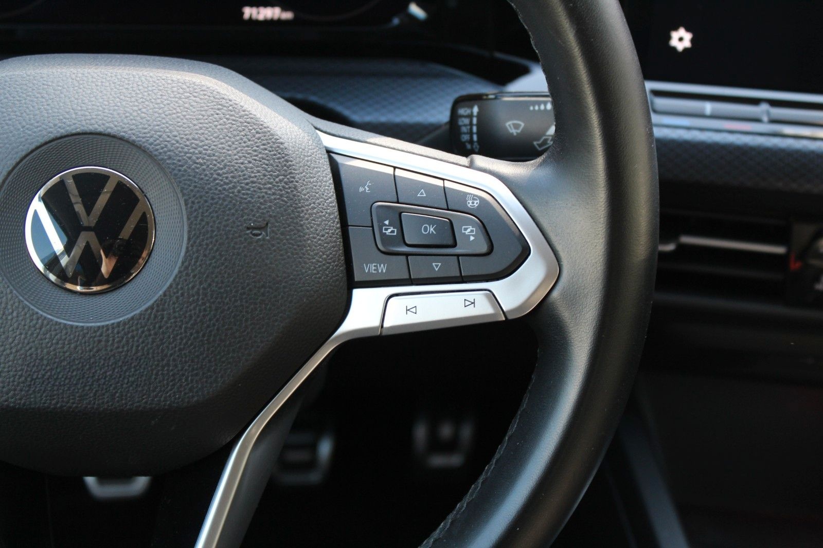 Volkswagen Golf VIII Lim. United*LED*Virtual Cockpit*Navi foto 17