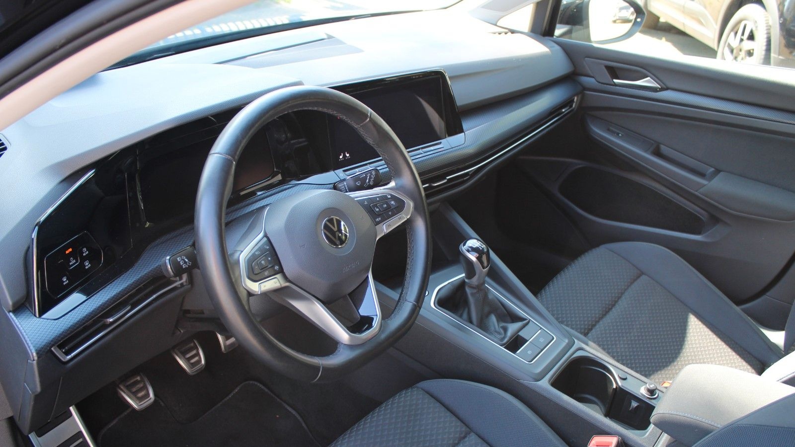Volkswagen Golf VIII Lim. United*LED*Virtual Cockpit*Navi foto 10