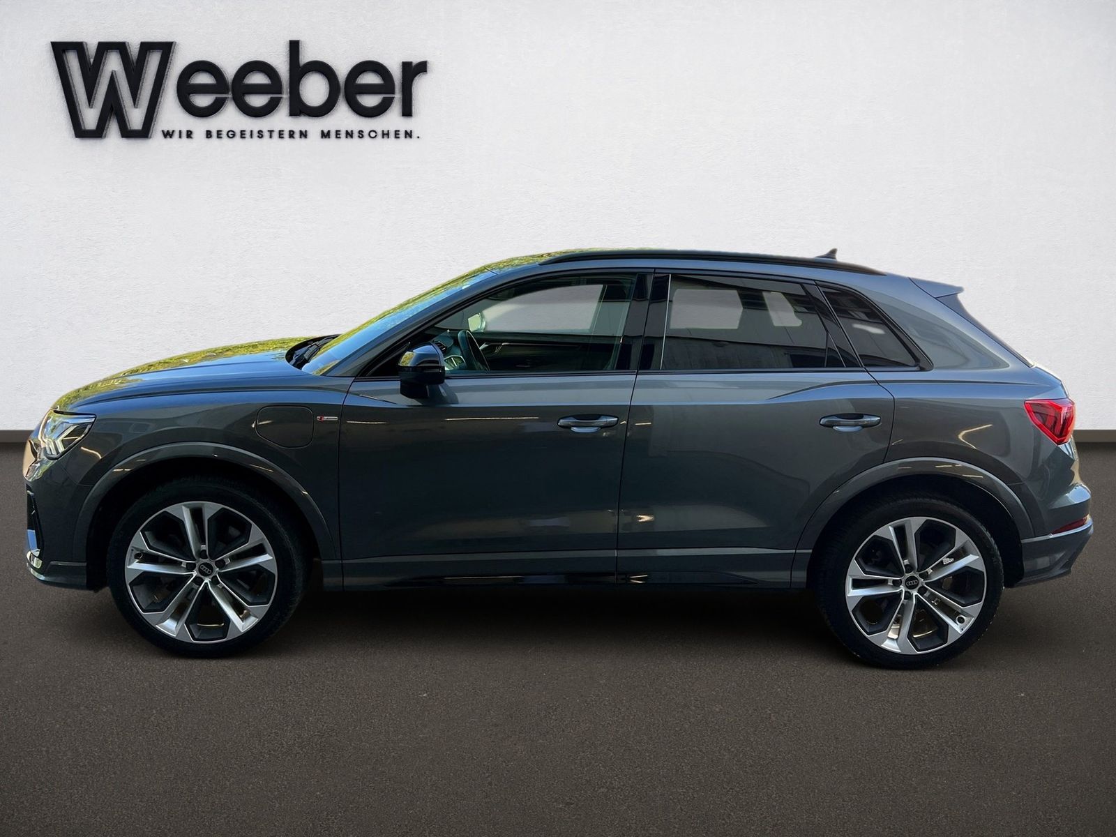 Audi Q3 S line AHK BLACKSTYLE KAMERA PANO SONOS foto 3