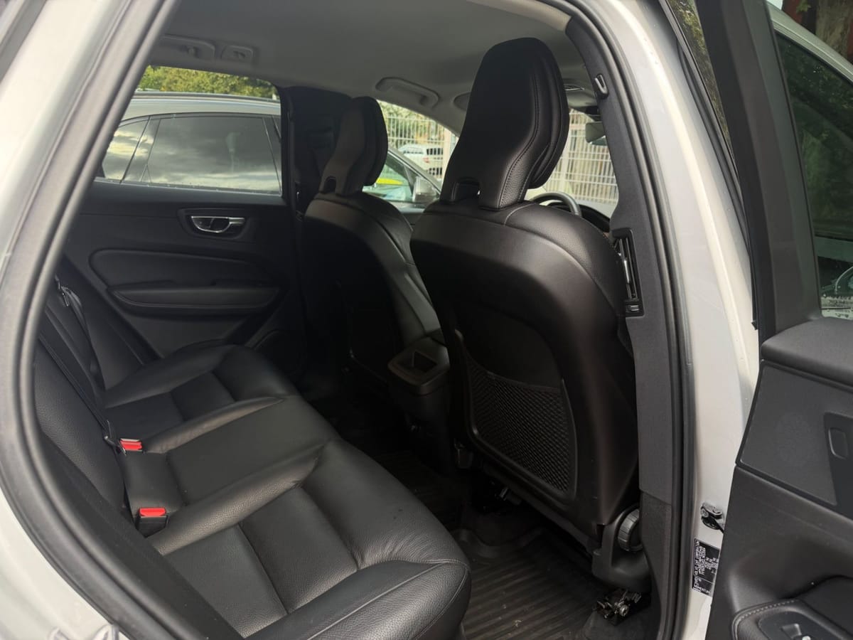 Volvo XC60 Momentum AWD LED Kamera Leder foto 11