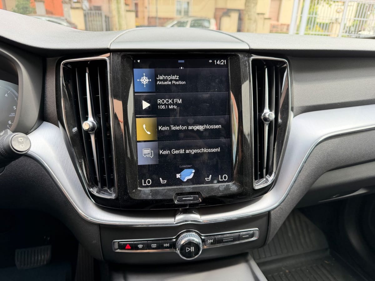 Volvo XC60 Momentum AWD LED Kamera Leder foto 15