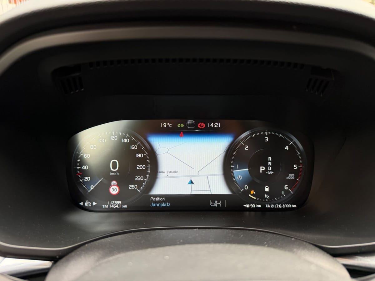 Volvo XC60 Momentum AWD LED Kamera Leder foto 16