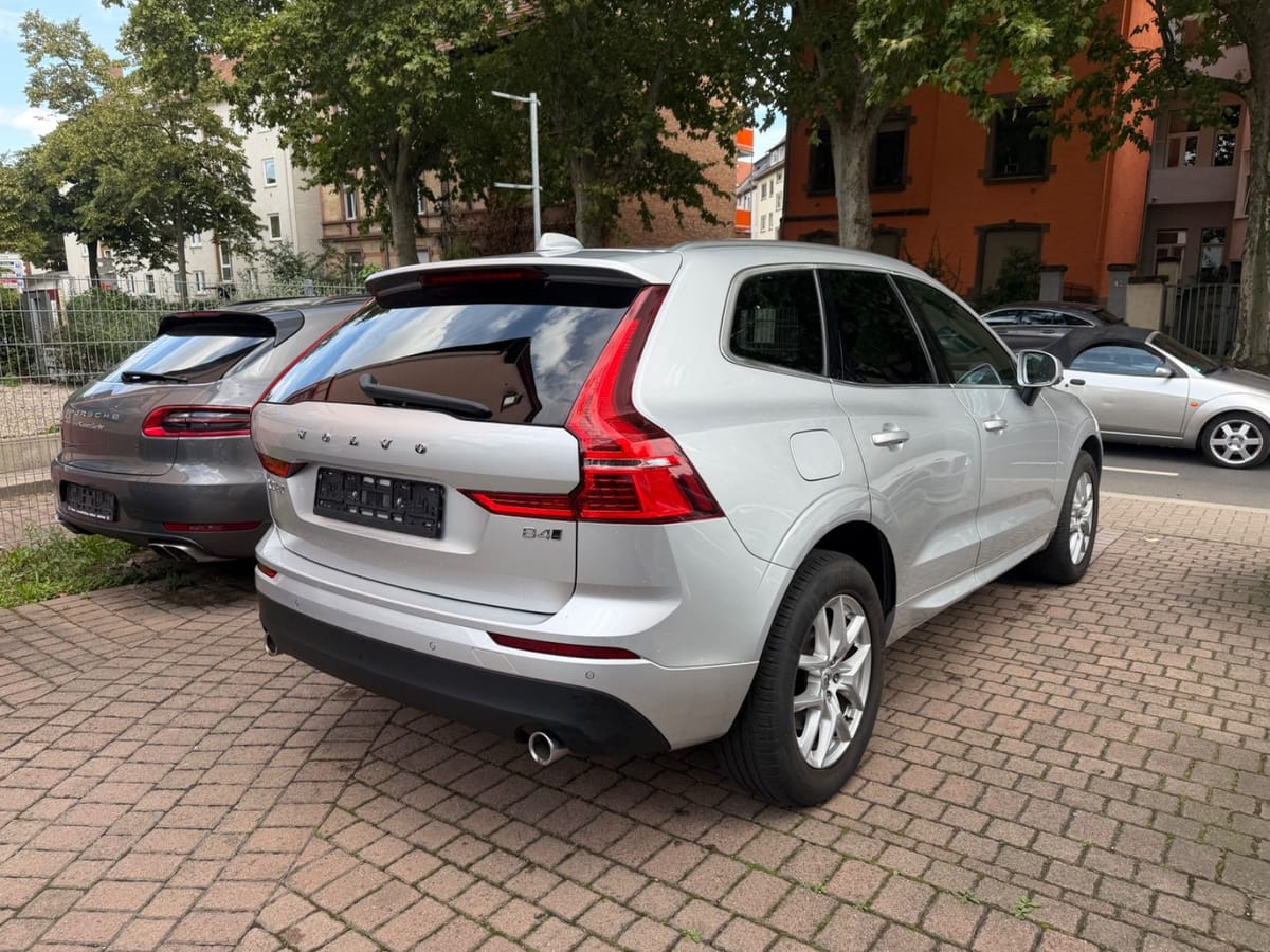 Volvo XC60 Momentum AWD LED Kamera Leder foto 3