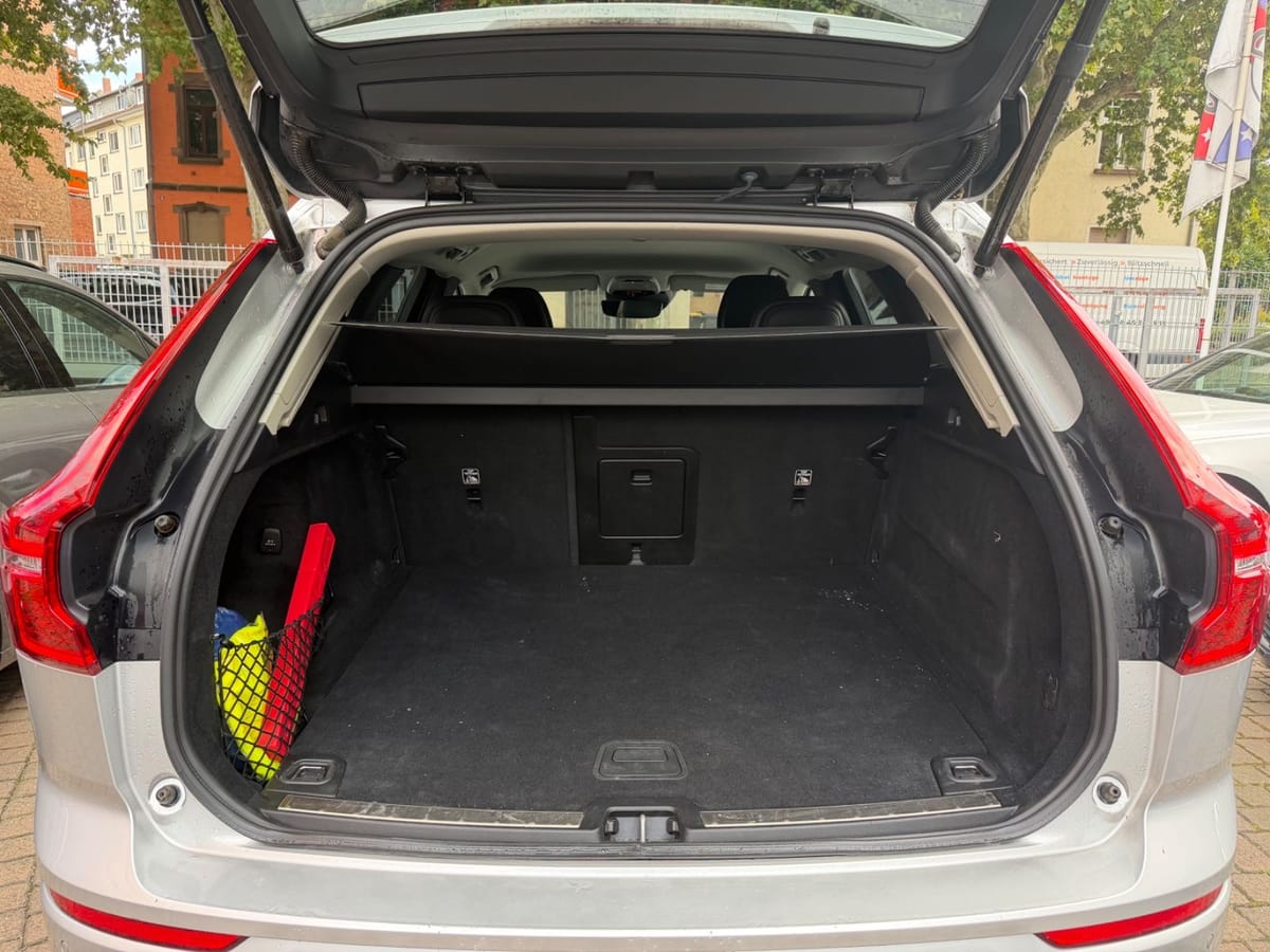 Volvo XC60 Momentum AWD LED Kamera Leder foto 5
