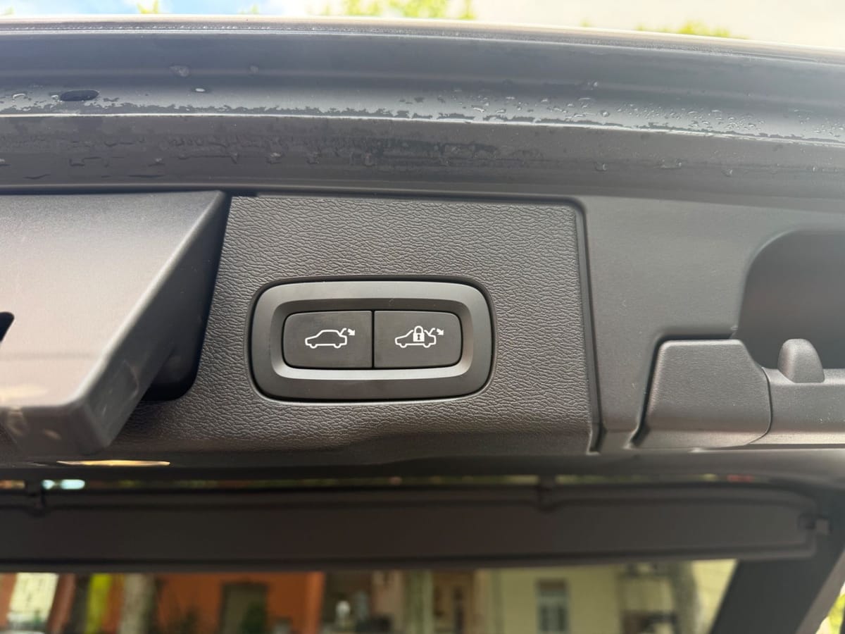 Volvo XC60 Momentum AWD LED Kamera Leder foto 6
