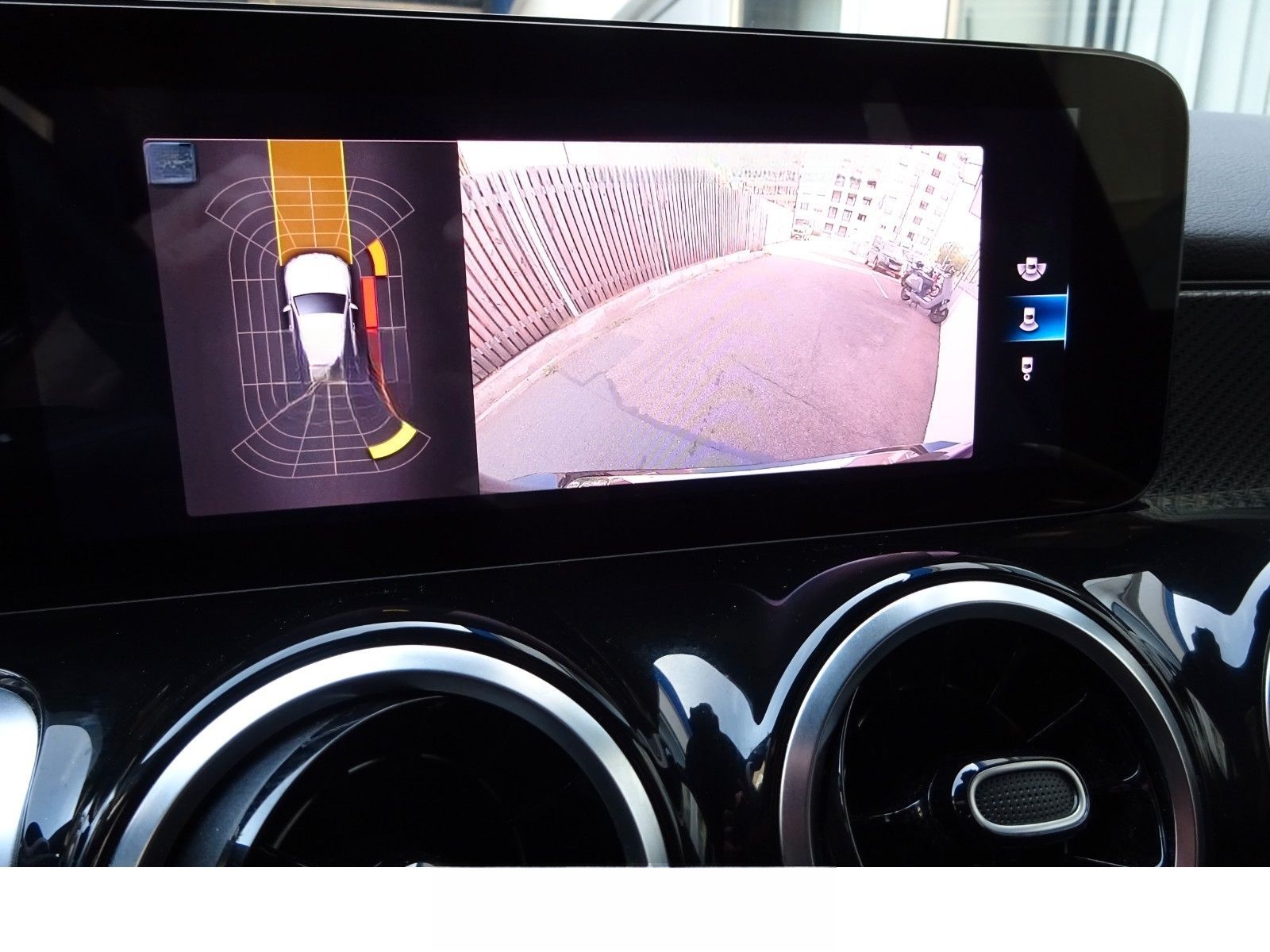 Mercedes-Benz GLB 200 d.AMG Line.AHK.LED.MBUX.HUD.Spurhalte foto 16