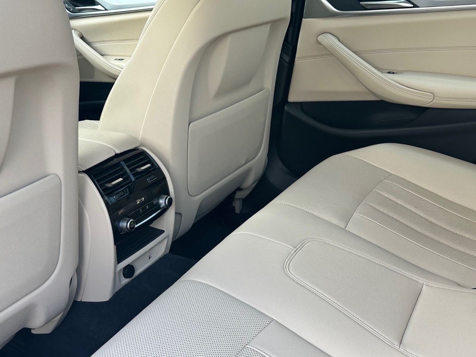 BMW 520d xDr *ACC*DRIVING*4-ZONEN KL.*KAM*HiFi*LEDER foto 13