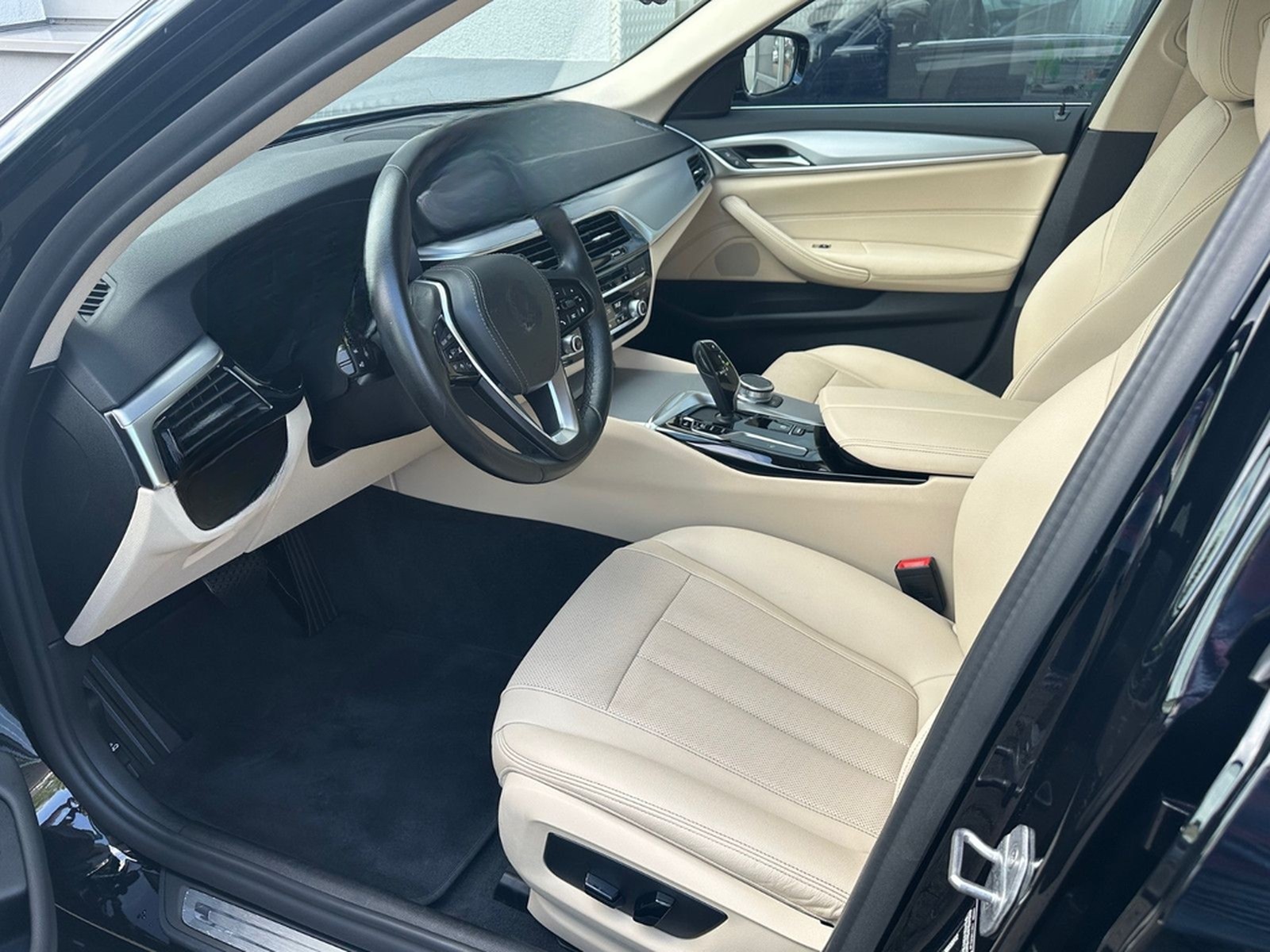 BMW 520d xDr *ACC*DRIVING*4-ZONEN KL.*KAM*HiFi*LEDER foto 9