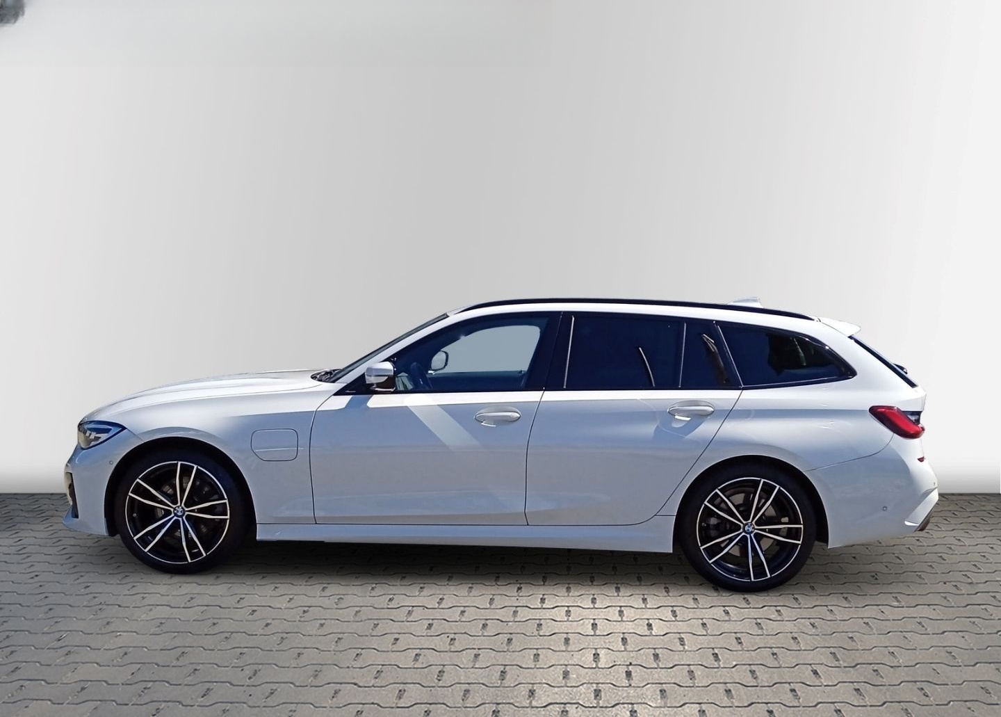 BMW 320 e MSport Touring + LED+Kamera+DAB+HIFI+ foto 7