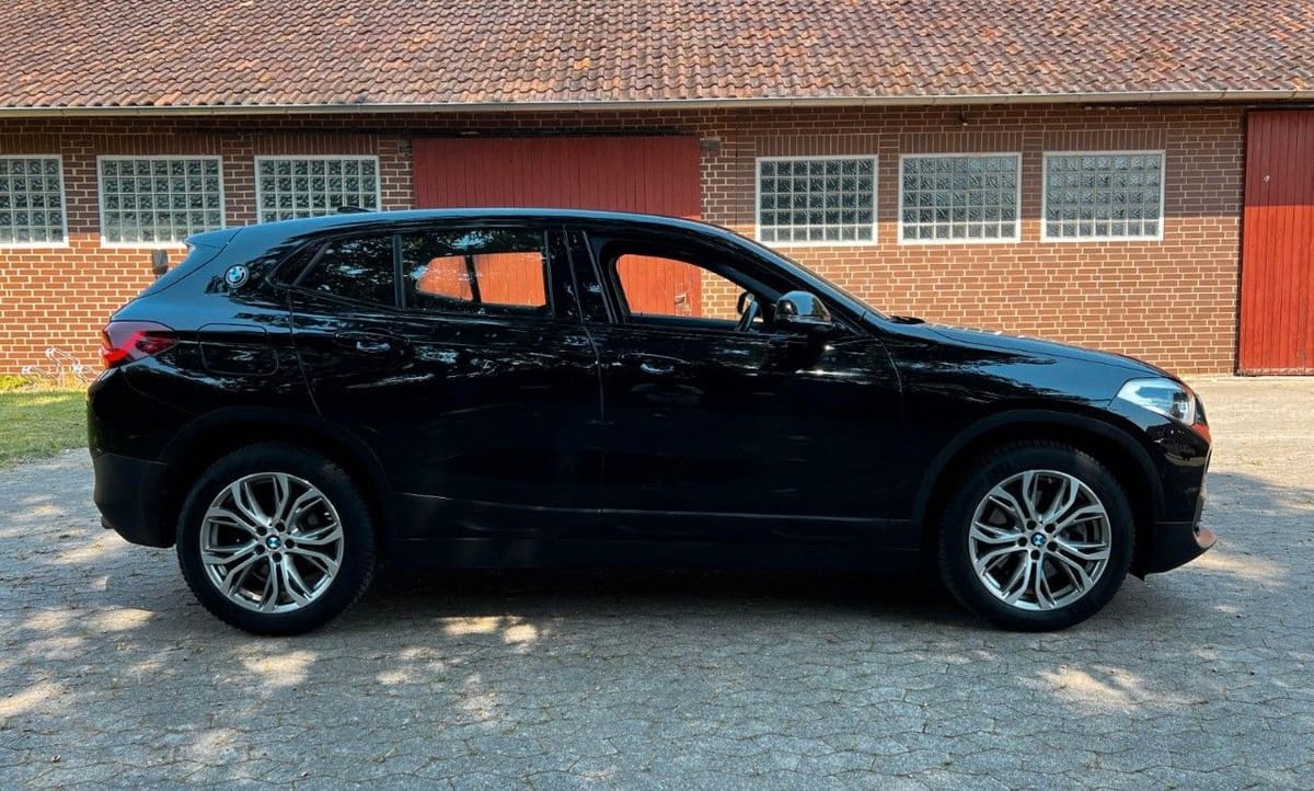BMW X2 sDrive 20 i Advantage Plus foto 9