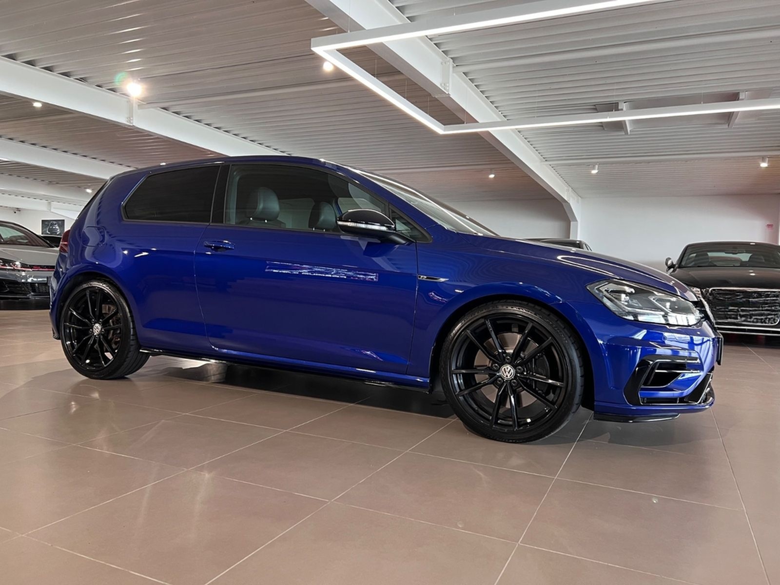 Volkswagen Golf 2.0TSI DSG 4MOTION R  2türig DYNAUDIO NAVI foto 14