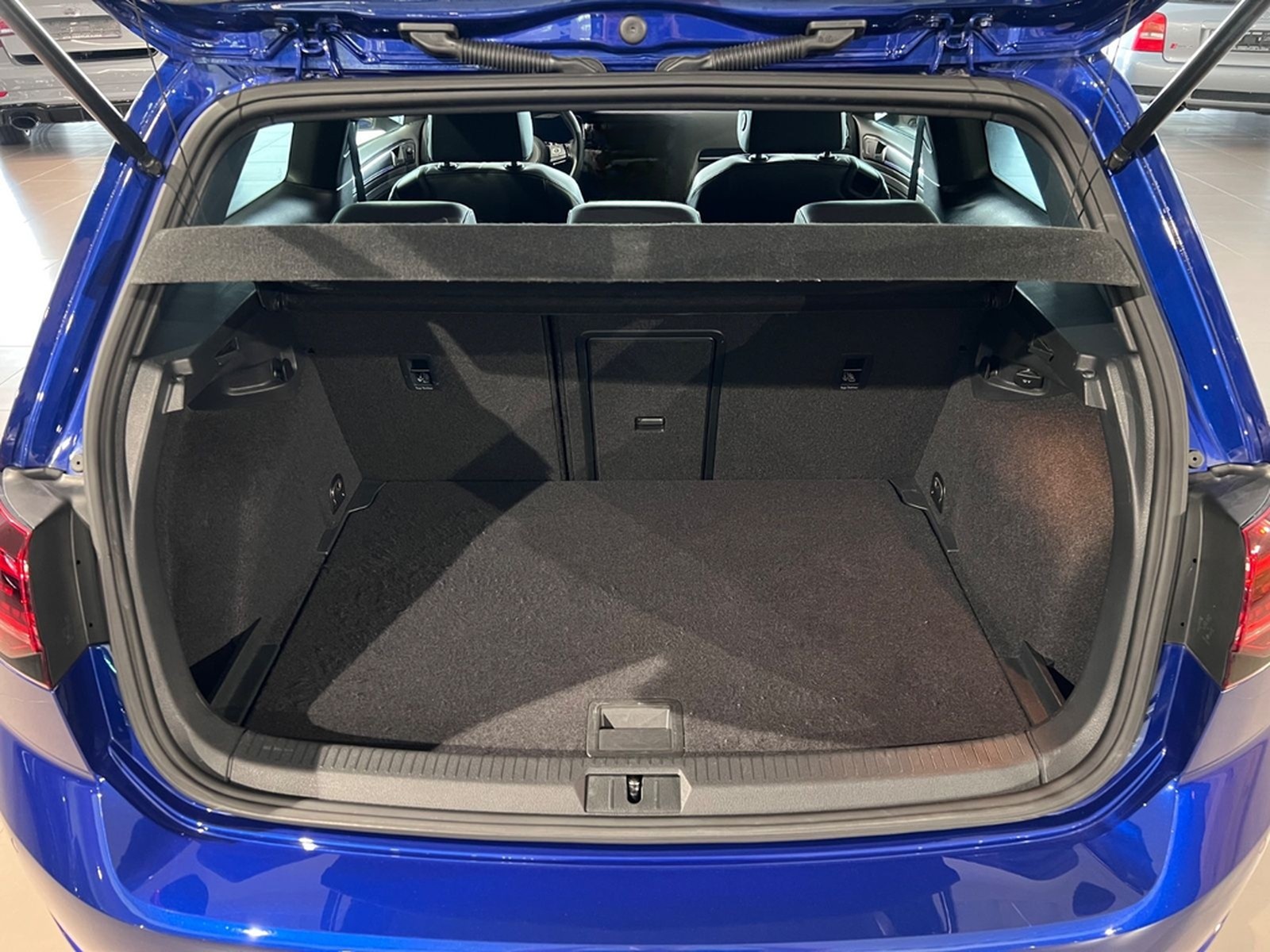 Volkswagen Golf 2.0TSI DSG 4MOTION R  2türig DYNAUDIO NAVI foto 18
