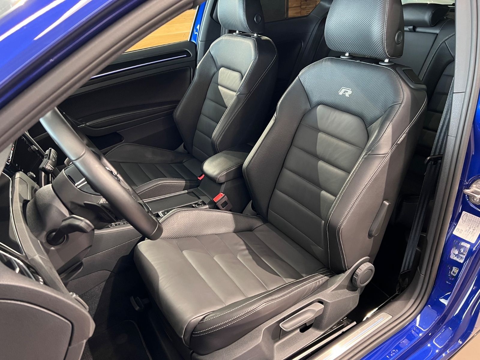 Volkswagen Golf 2.0TSI DSG 4MOTION R  2türig DYNAUDIO NAVI foto 20