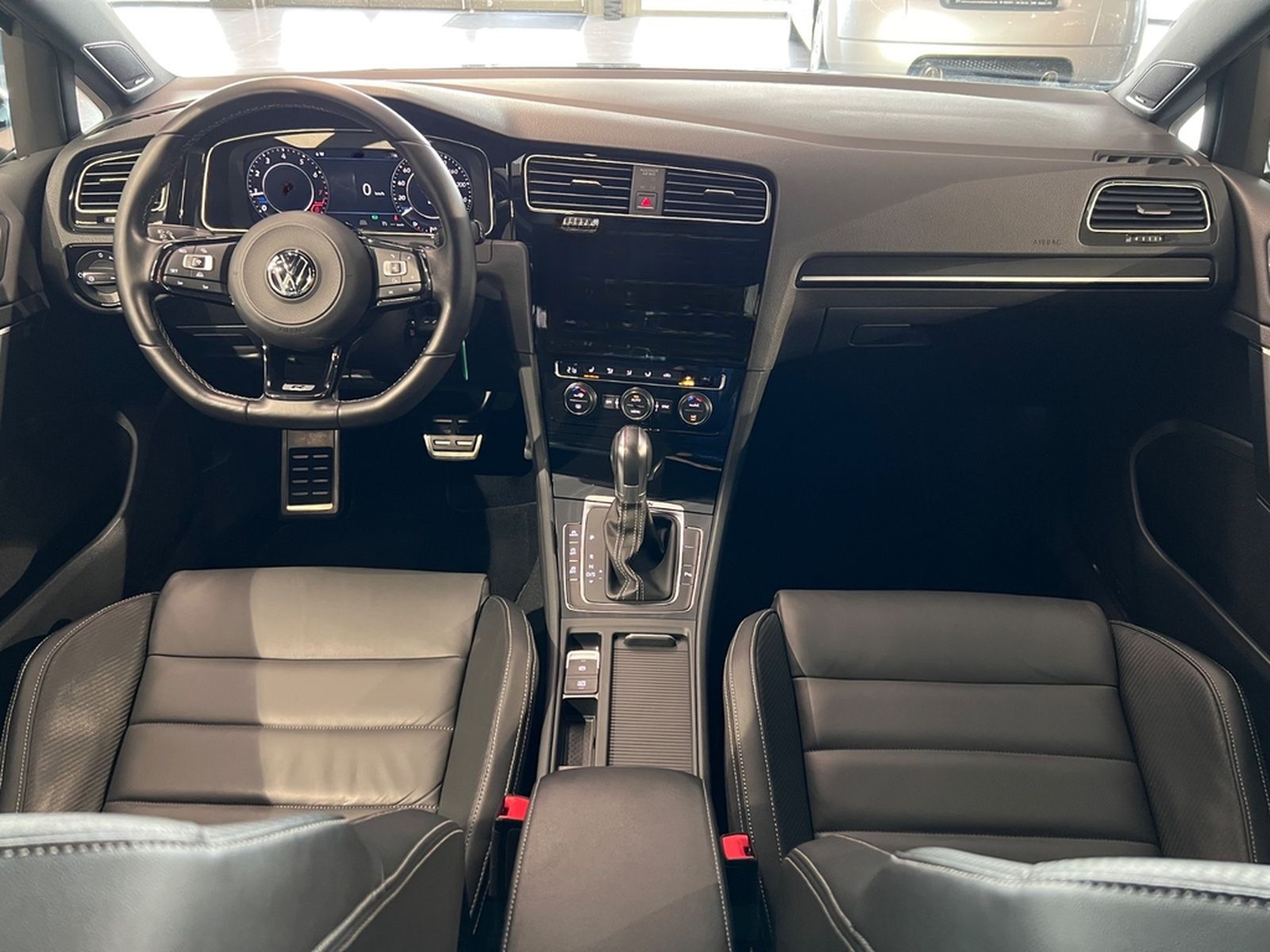 Volkswagen Golf 2.0TSI DSG 4MOTION R  2türig DYNAUDIO NAVI foto 22