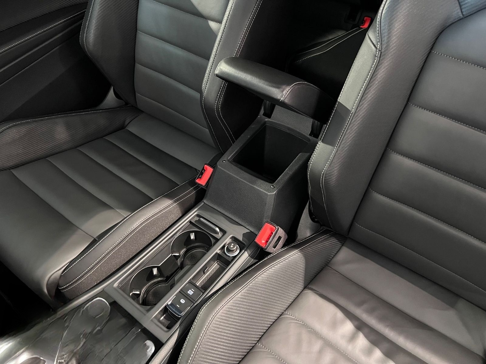 Volkswagen Golf 2.0TSI DSG 4MOTION R  2türig DYNAUDIO NAVI foto 24