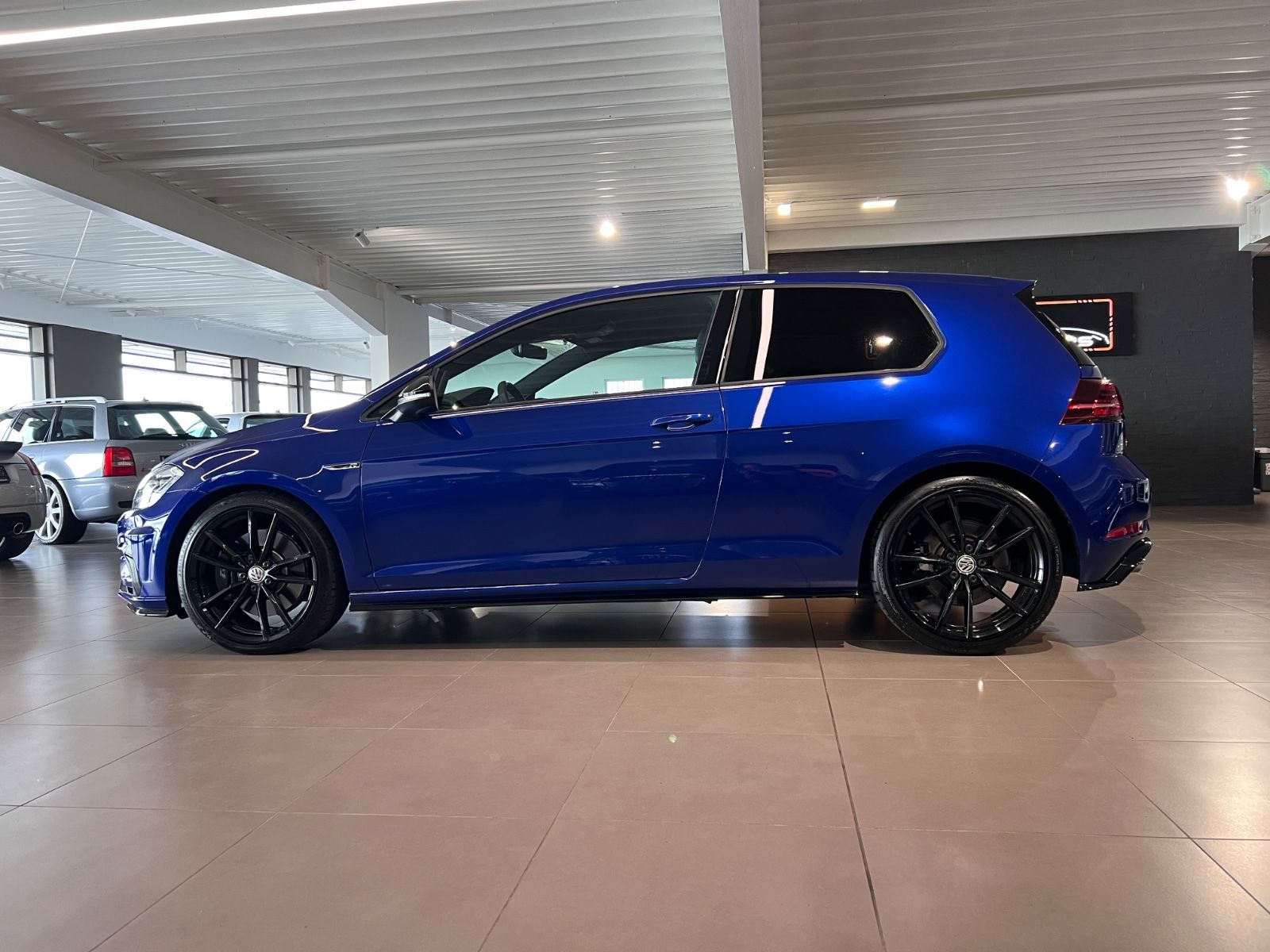 Volkswagen Golf 2.0TSI DSG 4MOTION R  2türig DYNAUDIO NAVI foto 4