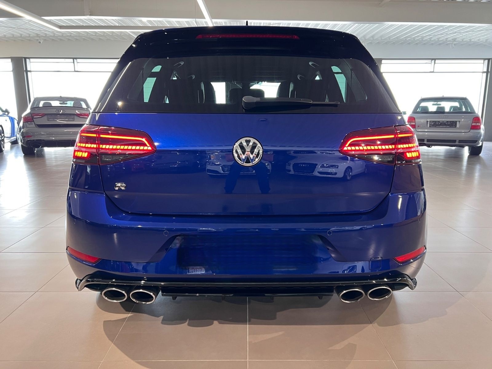 Volkswagen Golf 2.0TSI DSG 4MOTION R  2türig DYNAUDIO NAVI foto 7