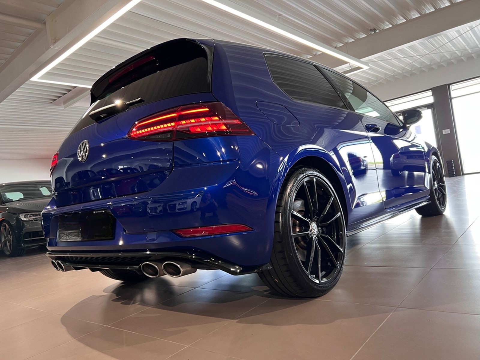 Volkswagen Golf 2.0TSI DSG 4MOTION R  2türig DYNAUDIO NAVI foto 8