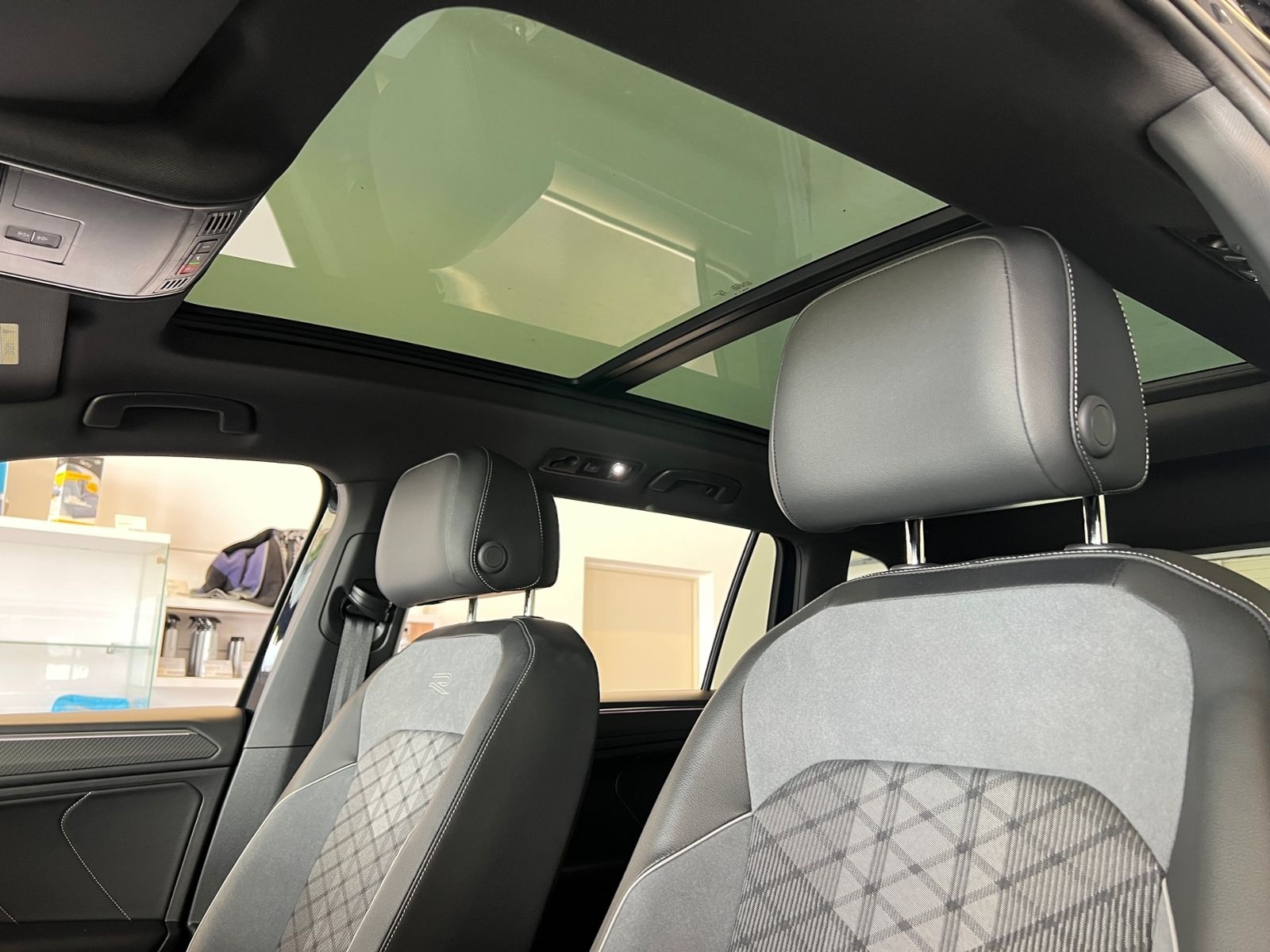 Volkswagen Tiguan Allspace R-Line 2.0 TDI DSG 4MOTION *AHK, foto 15