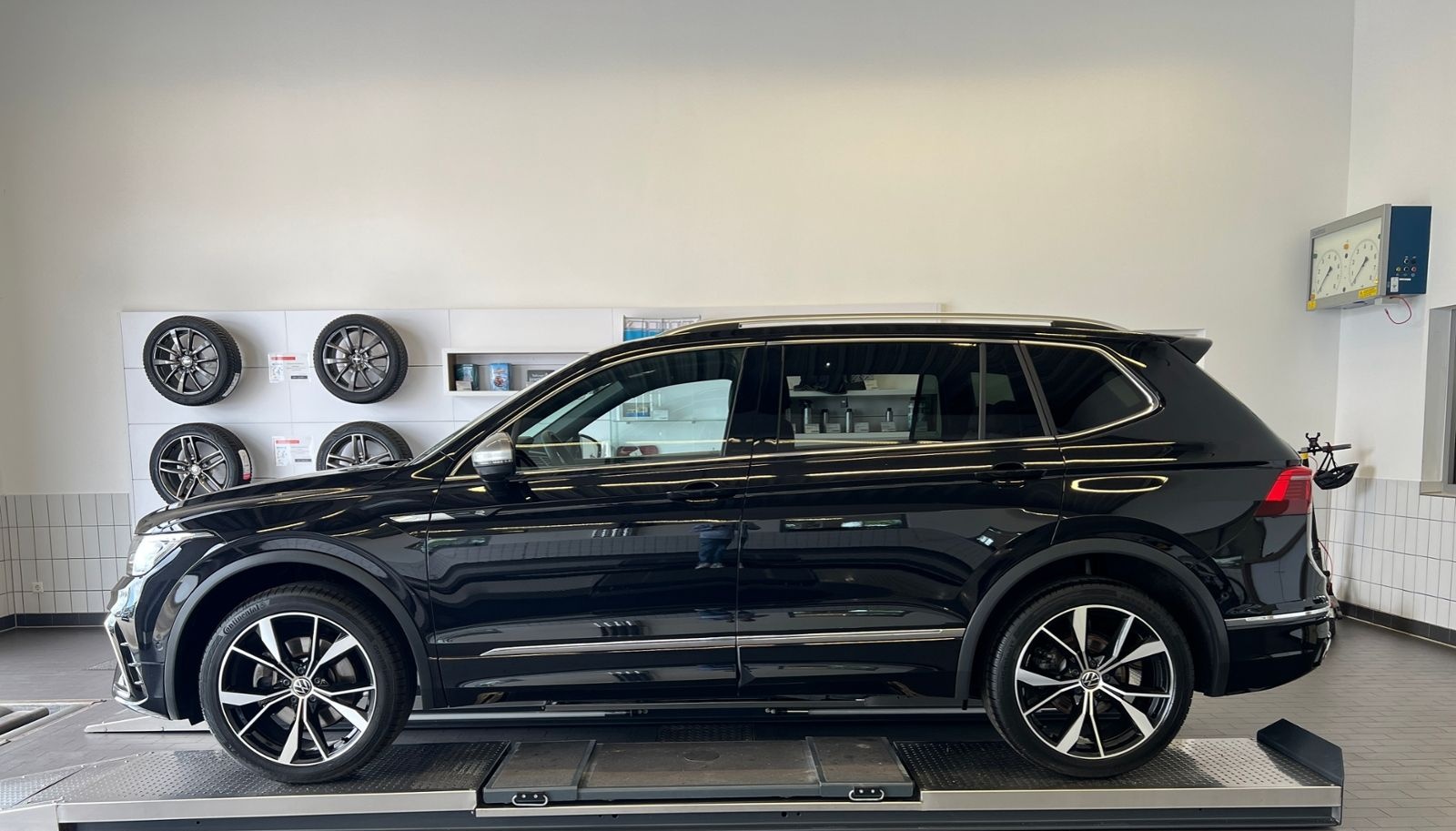Volkswagen Tiguan Allspace R-Line 2.0 TDI DSG 4MOTION *AHK, foto 3