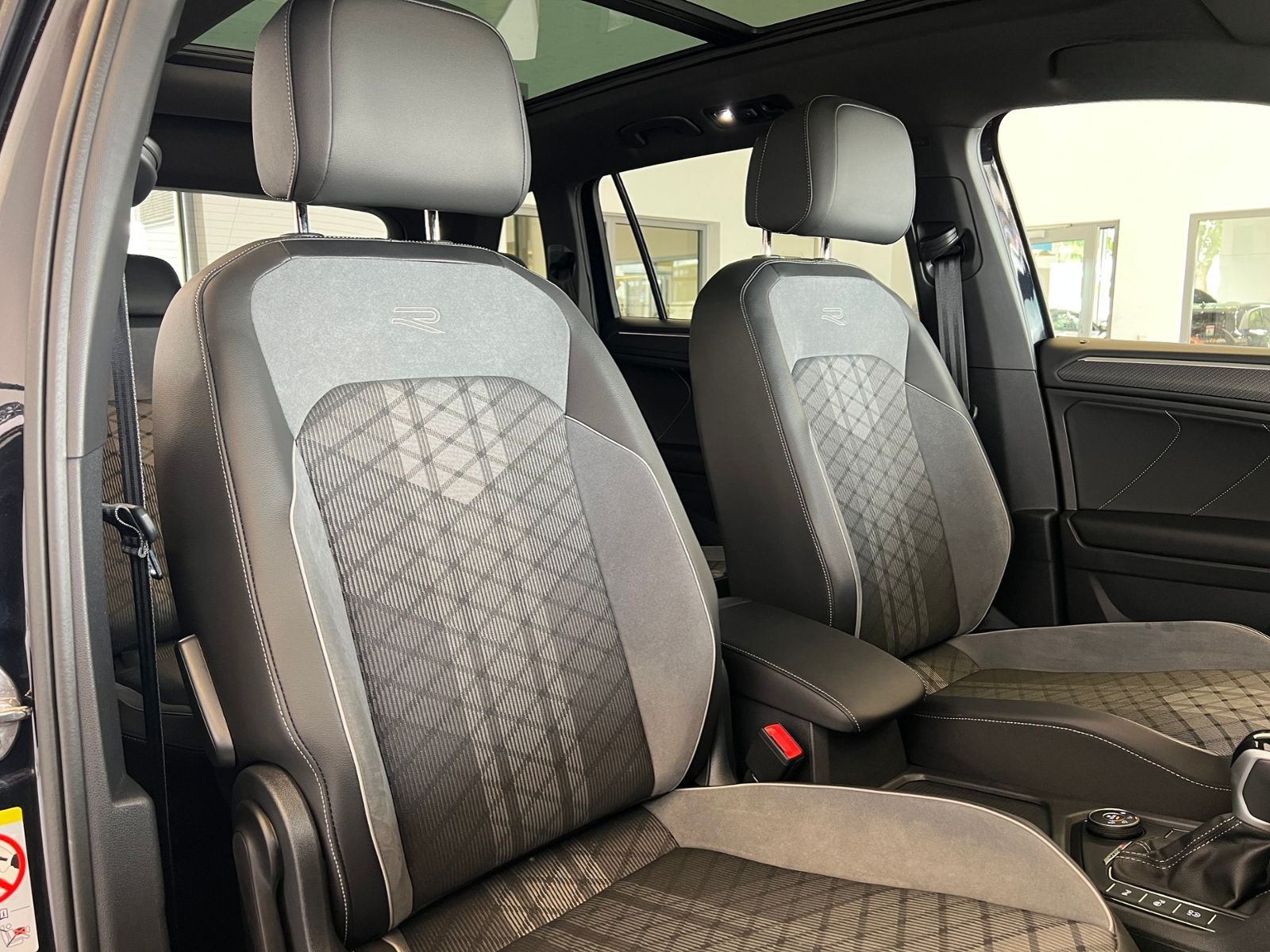 Volkswagen Tiguan Allspace R-Line 2.0 TDI DSG 4MOTION *AHK, foto 8