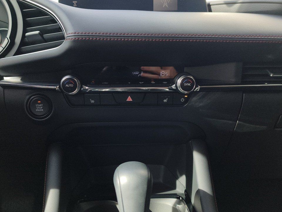 Mazda 3 2.5L e-SKYACTIV G 140ps 6AT FWD Homura foto 11