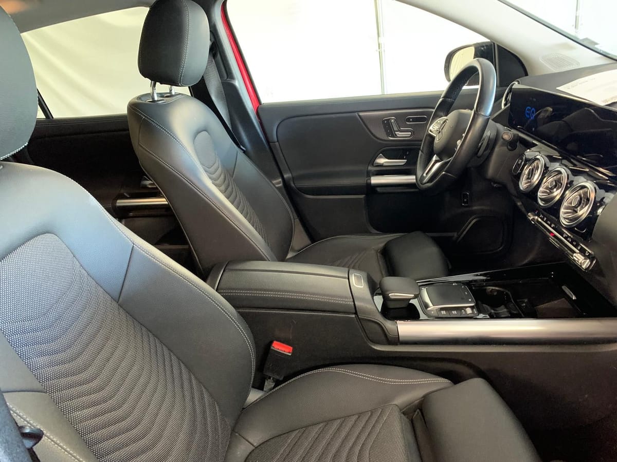 Mercedes-Benz EQA 300 4M Progressive Widescr 360K Distr+Memory foto 4