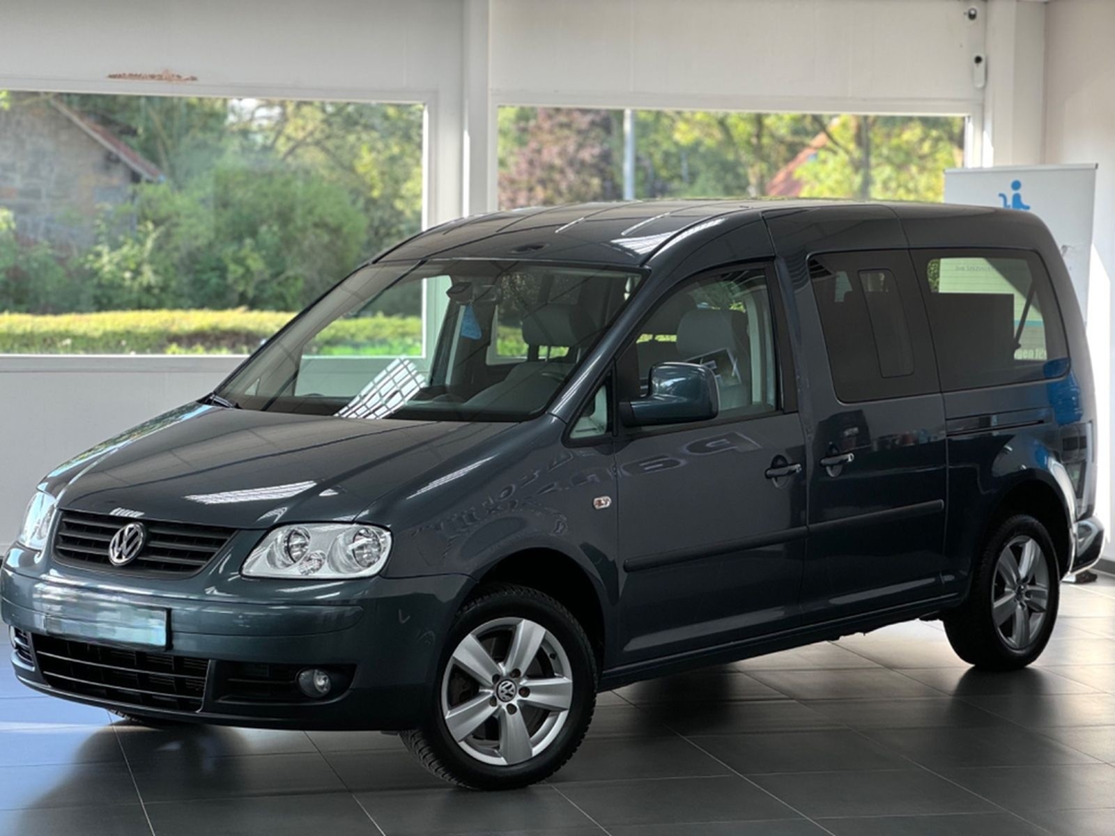 Volkswagen Caddy Maxi Life 2.0 TDI Behindertengerecht-Rampe foto 3
