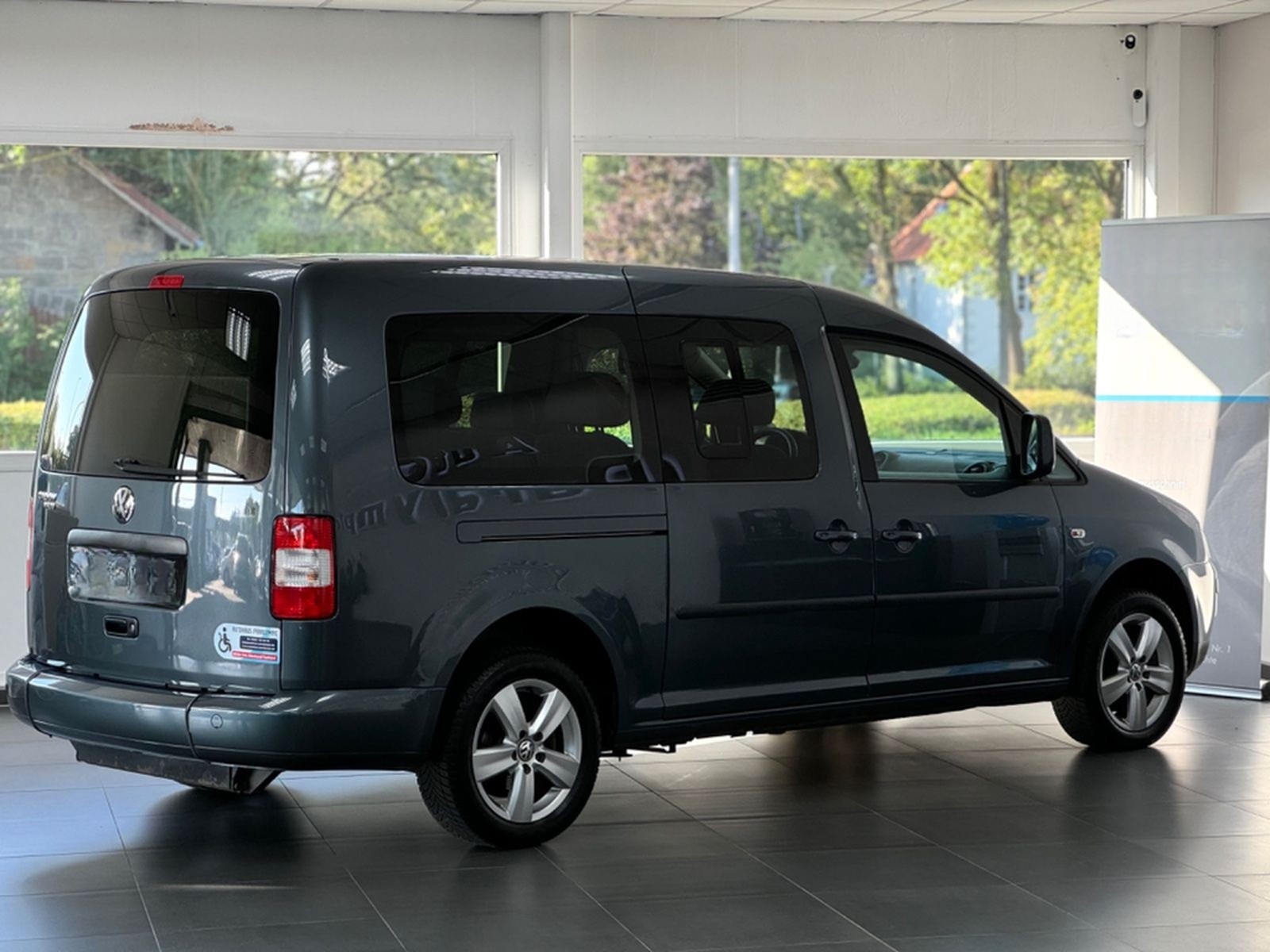 Volkswagen Caddy Maxi Life 2.0 TDI Behindertengerecht-Rampe foto 5