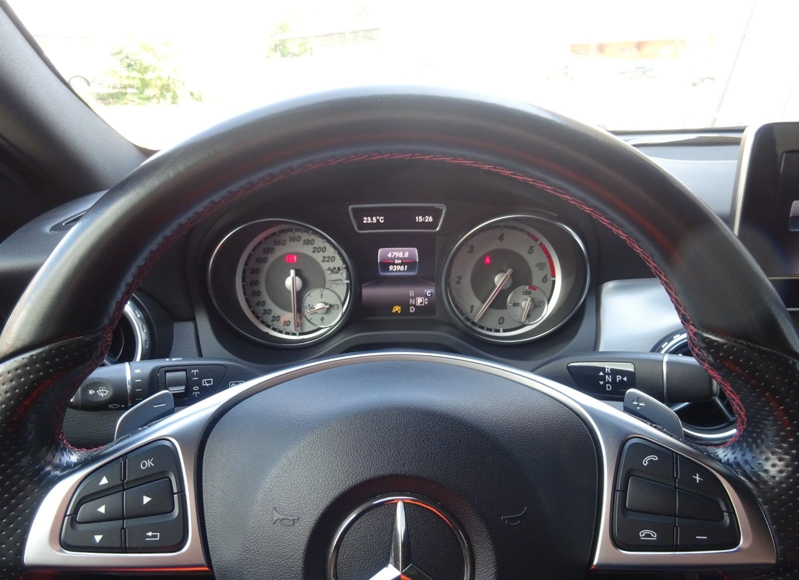 Mercedes-Benz GLA 220 CDI / d 4Matic AMG LINE foto 10