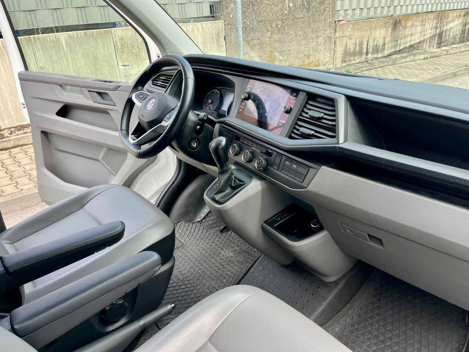 Volkswagen T6.1 Caravelle 4MOTION*Standheizung*8-Sitze* foto 7