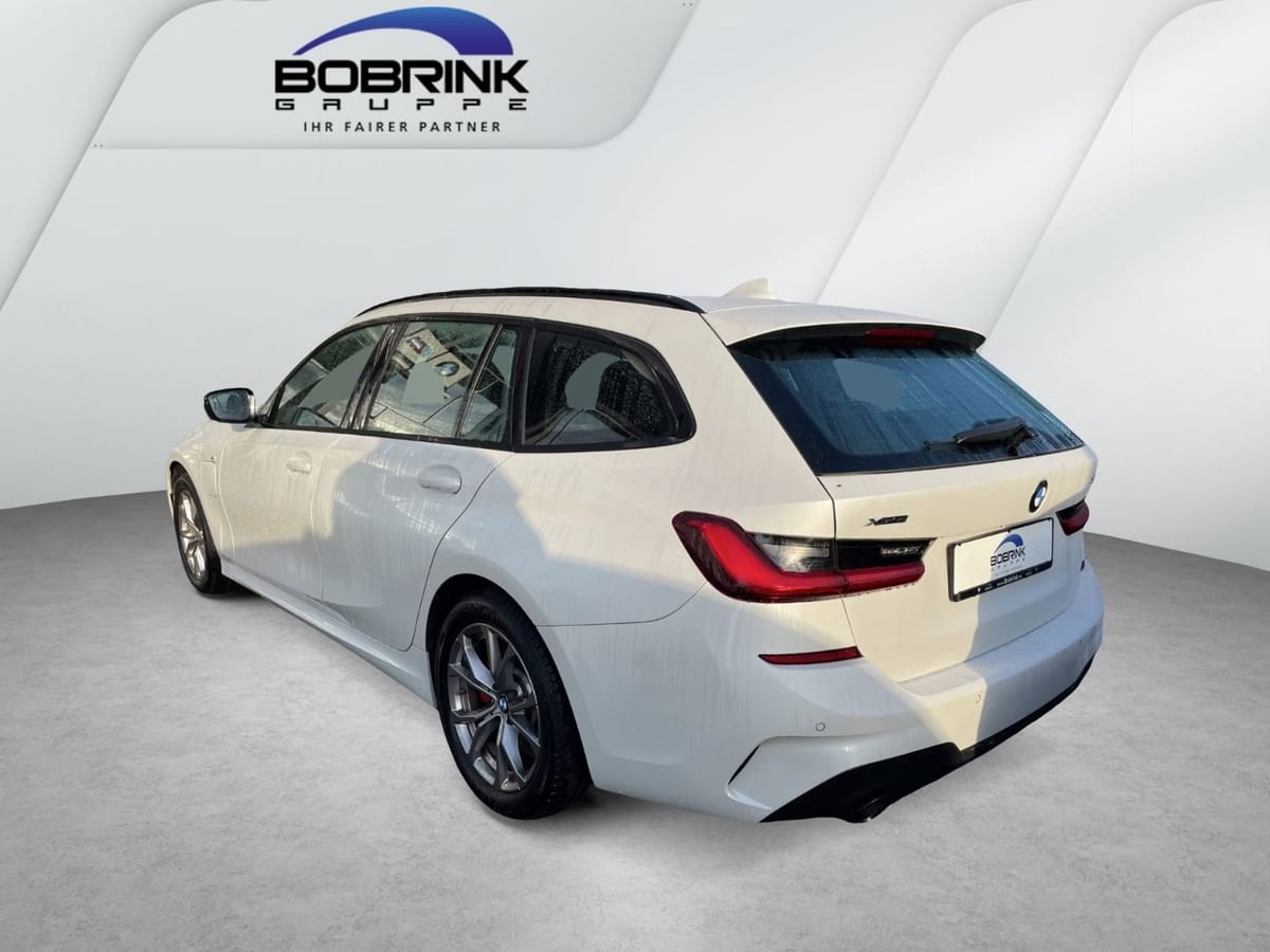 BMW 330 e xDrive Touring M Sport Hybrid Head-Up HK foto 4