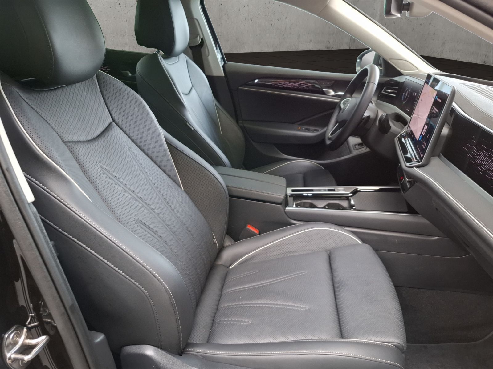 Volkswagen Passat Elegance 2,0 l TDI SCR 4MOTION 14 2 kW (1 foto 17