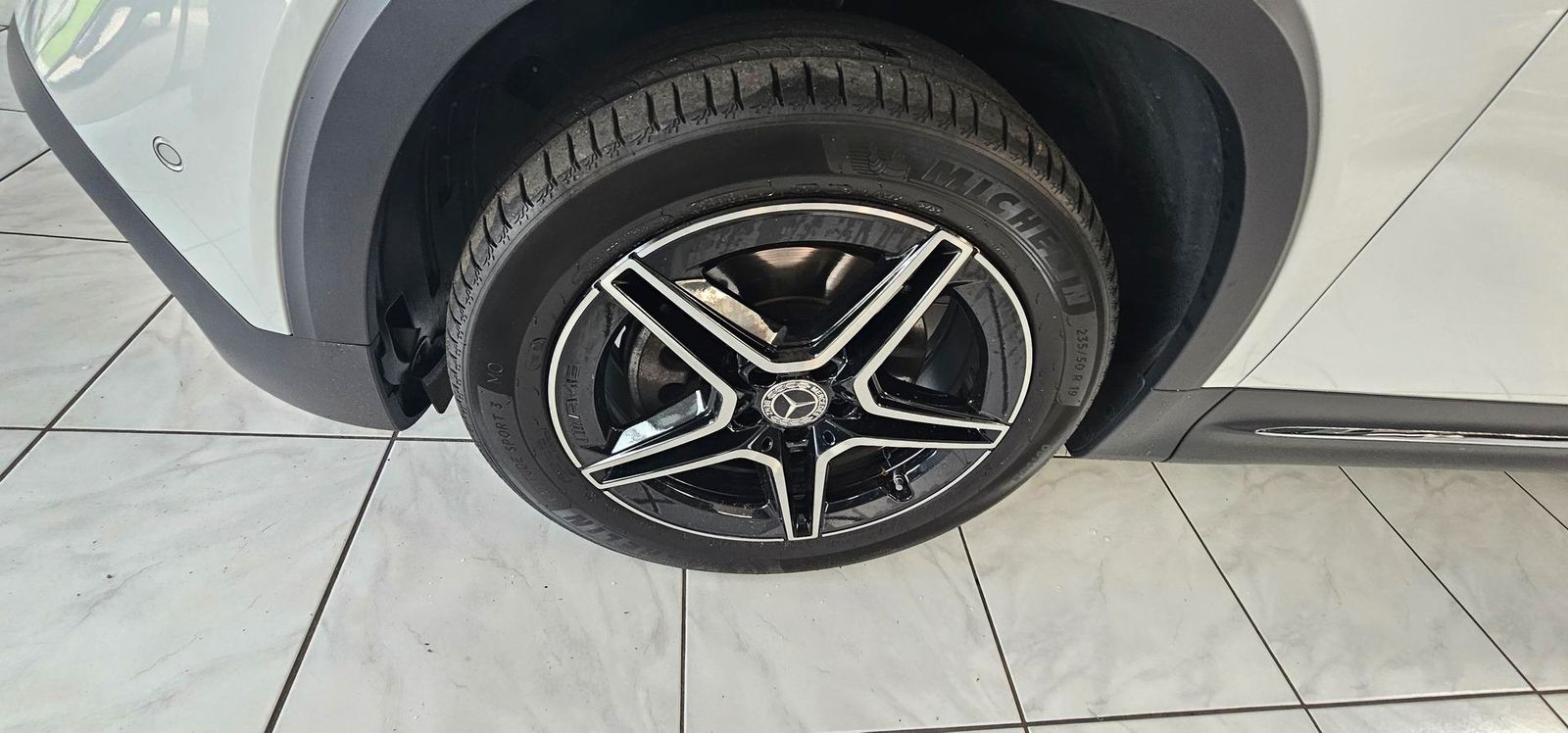 Mercedes-Benz GLB 200 d 8G-DCT AMG Line LED Keyless ACC Leder  foto 5