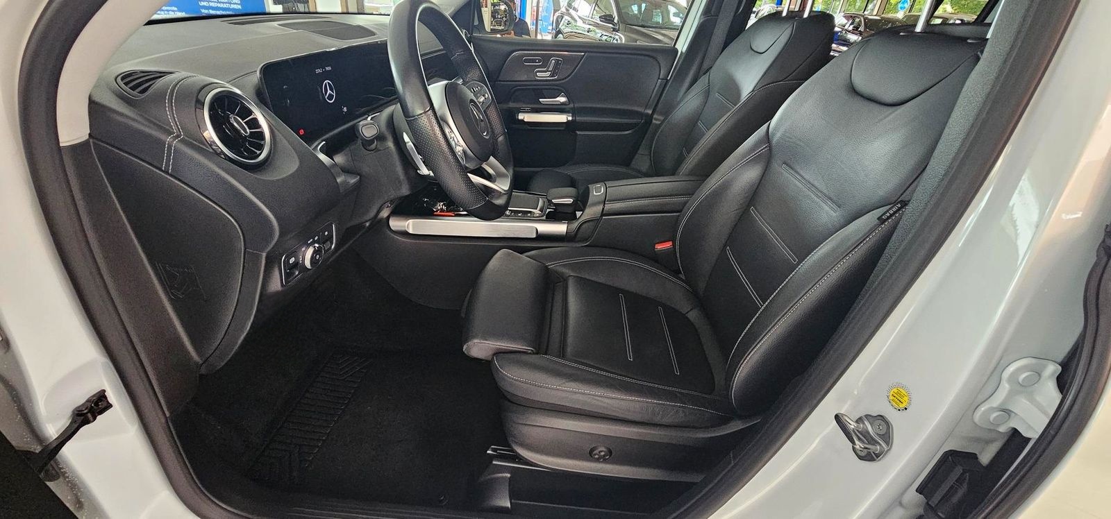 Mercedes-Benz GLB 200 d 8G-DCT AMG Line LED Keyless ACC Leder  foto 6